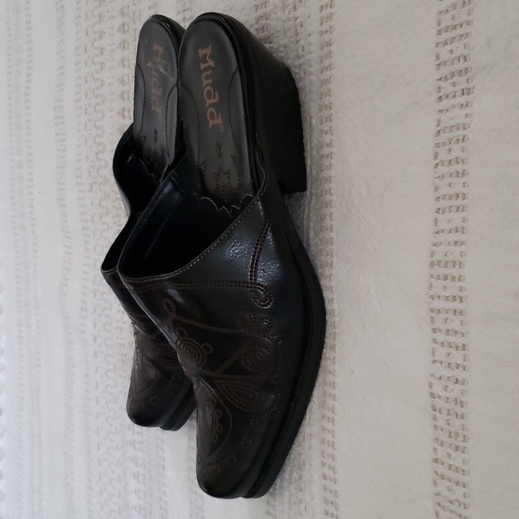 Mudd brown faux leather embroidered slip on mules, 2" block heel, women'… - Picture 5 of 9